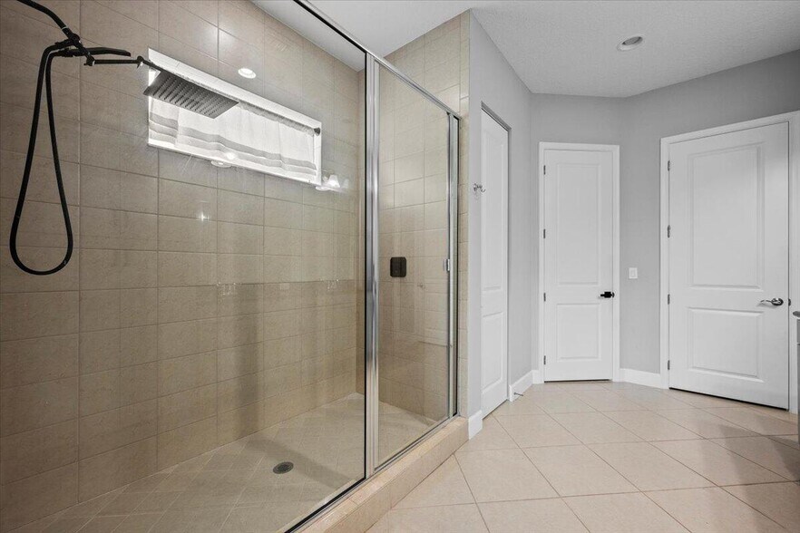 Building Photo - 15406 Goldfinch Cir