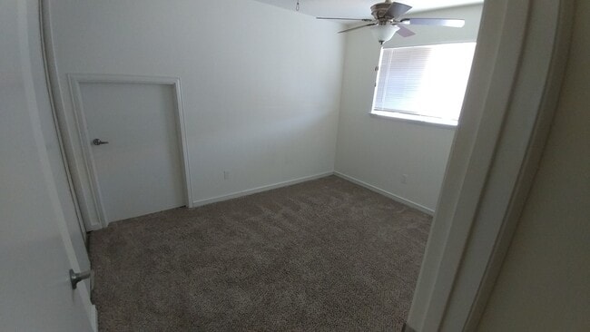 Building Photo - Ready to Move in... Do not miss this house !!!!