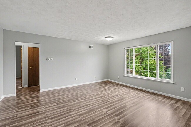 Building Photo - 25325 Shiawassee Cir