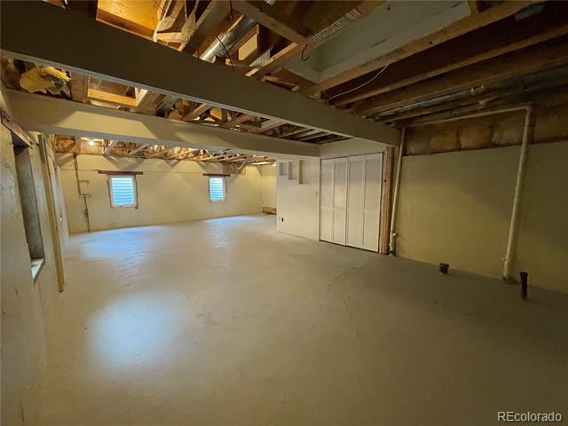 Building Photo - 954 Oakwood Dr