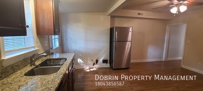 Building Photo - 413 N Hancock St