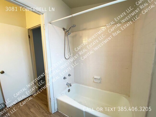 Building Photo - 3081 Towerbell Ln