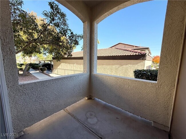 Building Photo - 3375 Cactus Shadow St