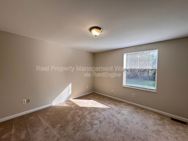 Building Photo - 104 Benedict Ln