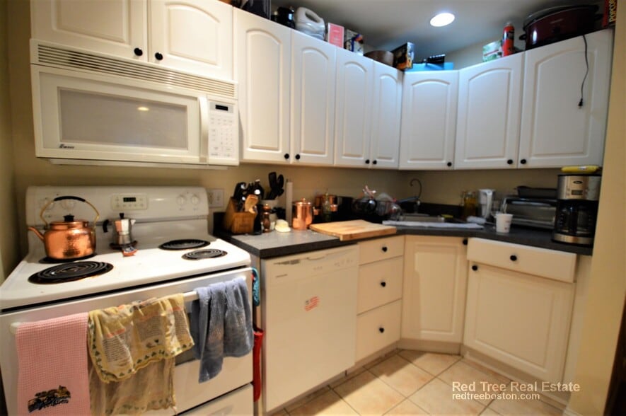 Building Photo - 1801 Beacon St