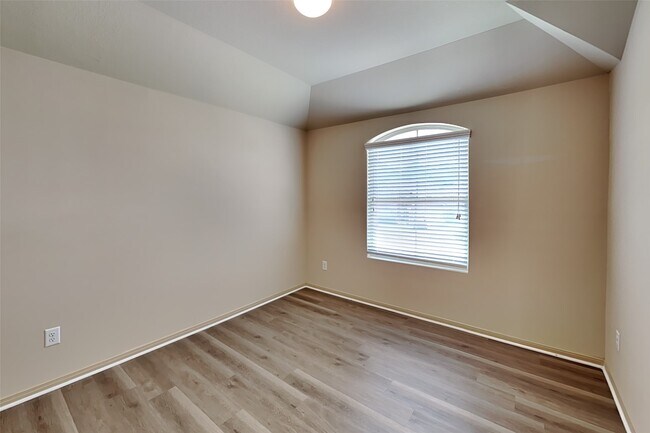 Building Photo - 2313 Jefferson Crossing Dr