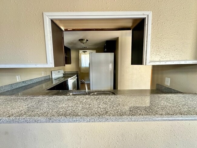 Building Photo - 148 Bayou Dr