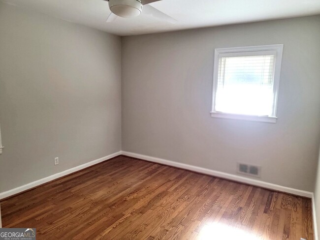 Building Photo - 1061 Homewood Ct