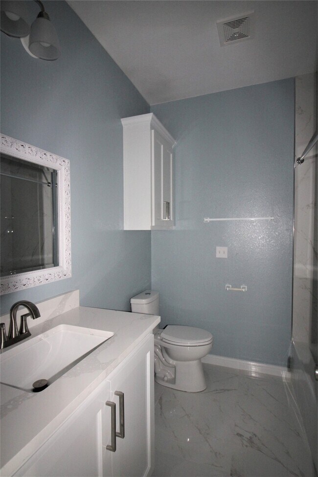 Building Photo - 956 County Rd 281