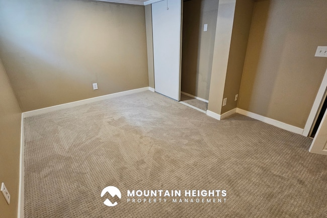 Building Photo - 2911 Hudson Cir