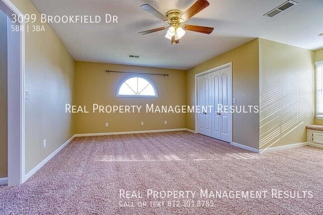 Building Photo - 3099 Brookfield Dr
