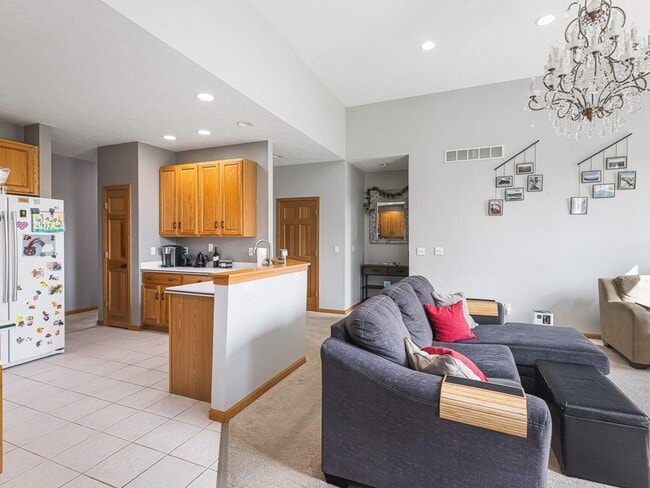 Building Photo - 251 Ashbourne Dr