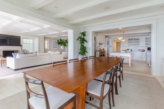 Building Photo - 119 Malibu Colony Rd