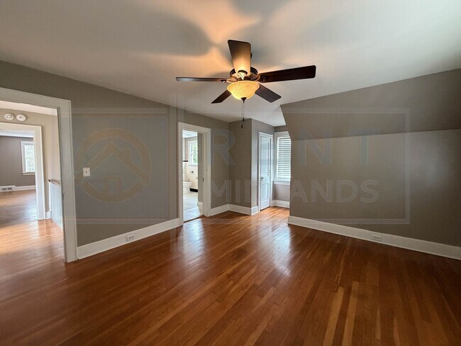 Building Photo - 3925 Rosewood Dr