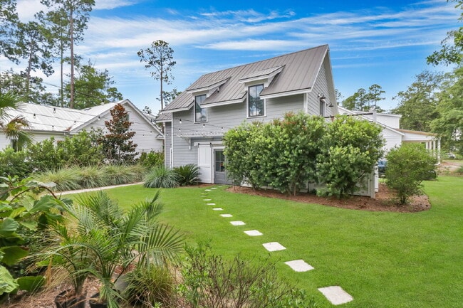 Building Photo - Spacious & Furnished Garage Apartment in Palmetto Bluff!