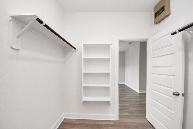 Building Photo - 5300 Berkeley Knl Cir