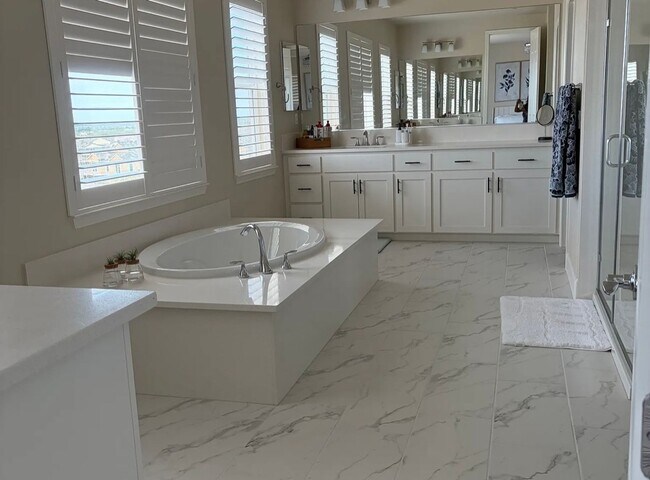 Building Photo - Luxury - New Executive Home | Furnished or Unfurnished | 5 Bedrooms | Antioch