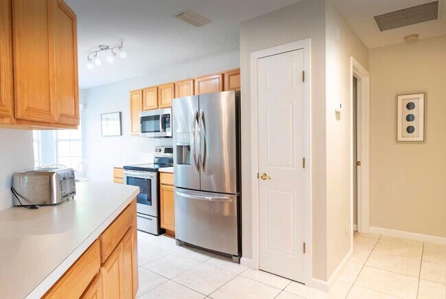 Building Photo - 5340 4th St