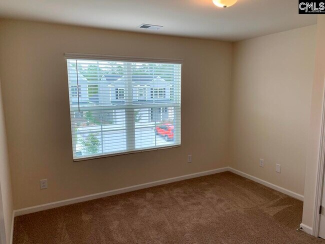 Building Photo - 553 Hatteras Dr
