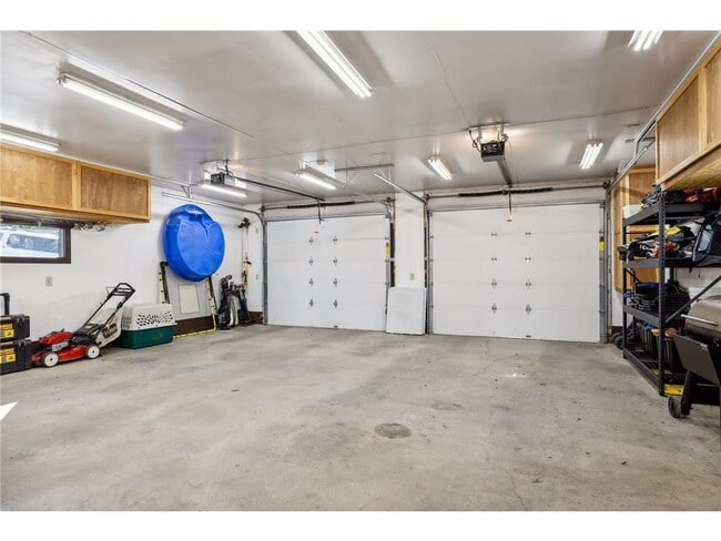 Building Photo - 311 Park St E