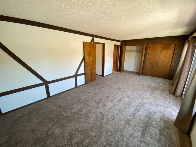 Building Photo - 3 bed 3 bath house for rent in the Tahoe Keys