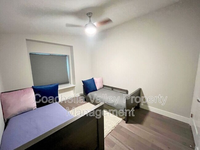 Building Photo - 39866 Newcastle Dr