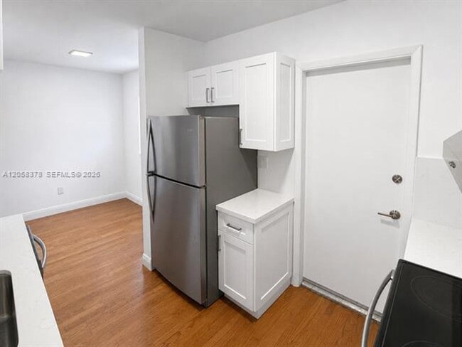 Building Photo - 1561 West Ave