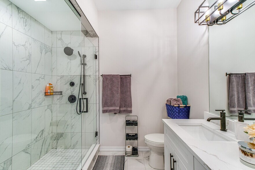 Building Photo - 5436 S Michigan Ave