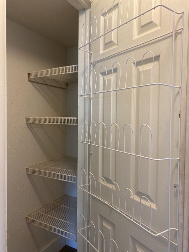 Building Photo - 2 Bed 1 Bath Duplex in Country Setting - NW Ft. Collins