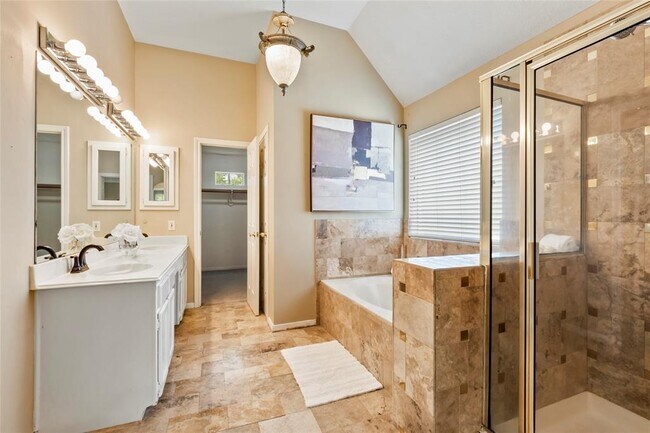 Building Photo - 2105 Spyglass Dr