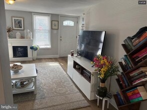 Building Photo - 341 Emmett St