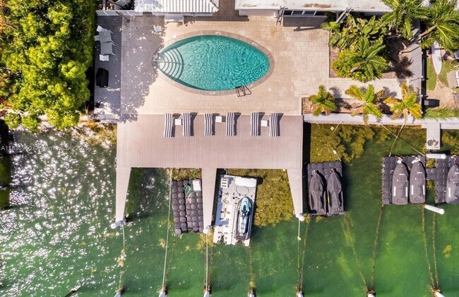Building Photo - 405 N Hibiscus Dr