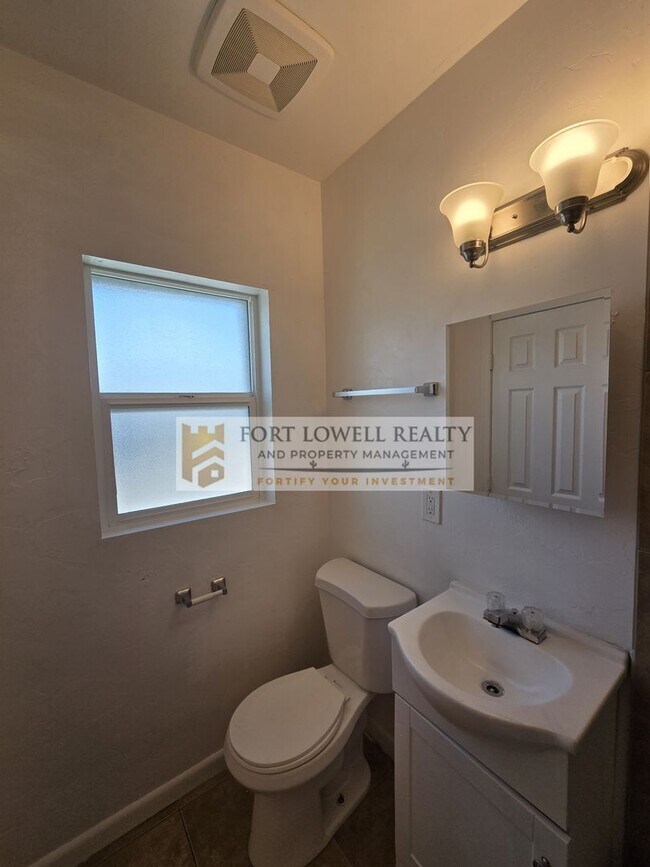 Building Photo - One Bedroom with Yard at Stonedale Apartme...