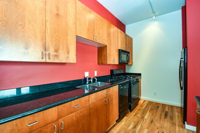 Building Photo - 915 Franklin St