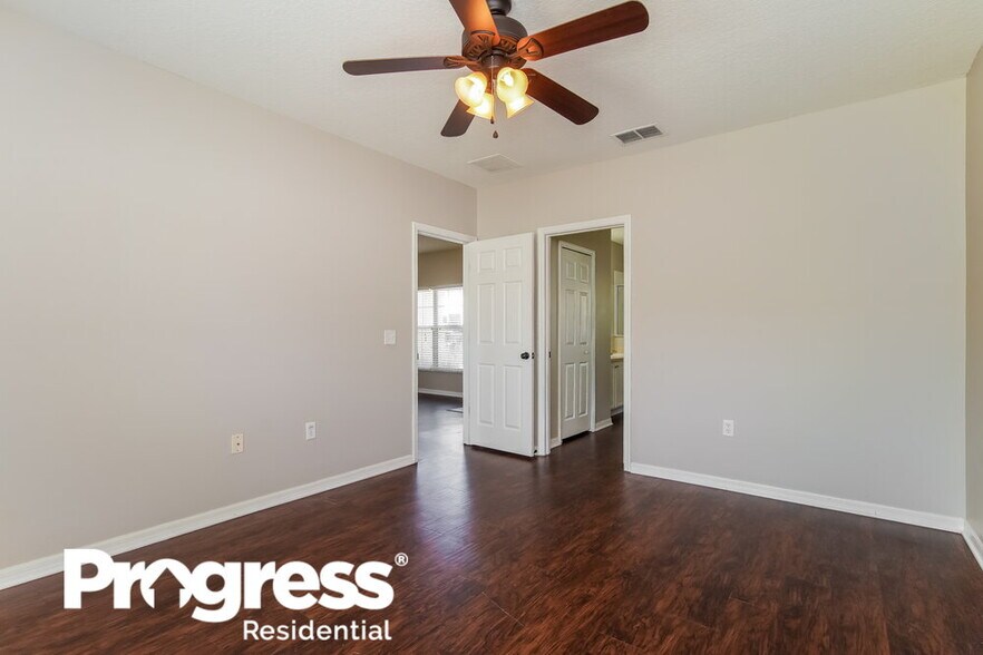 Building Photo - 536 Bromley Ct