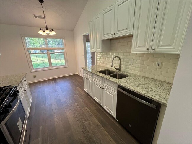 Building Photo - 678 Arbour Way