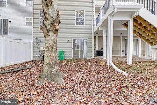 Building Photo - 2406 Lemontree Ln