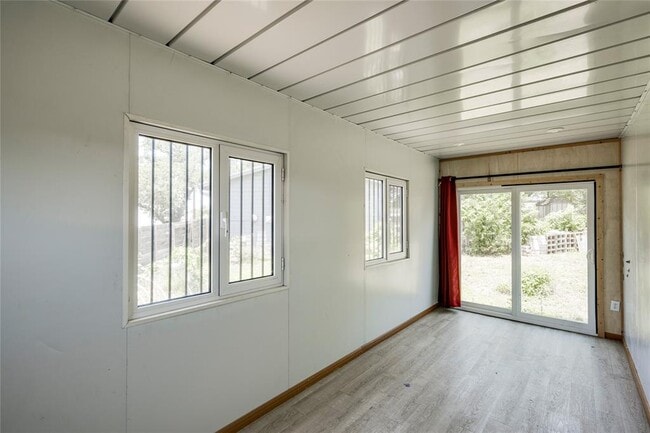 Building Photo - 1707 Overhill Dr