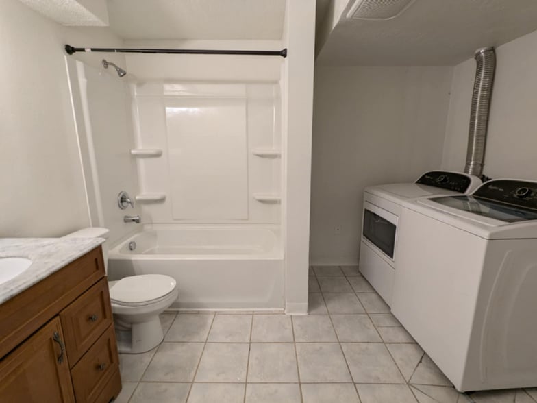 Building Photo - 341 E 2700 N