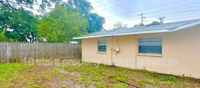 Building Photo - 972 San Christopher Dr