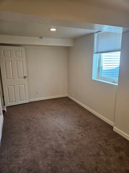 Building Photo - 2925 S White Cir