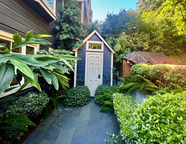 Building Photo - 1914 Golden Gate Ave