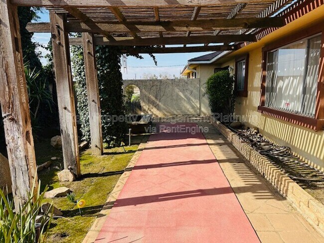 Building Photo - 3536 E Behymer Ave