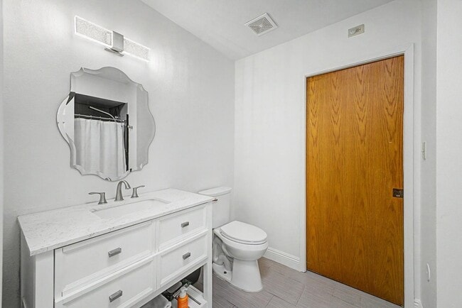 Building Photo - 6315 E Delcoa Ave