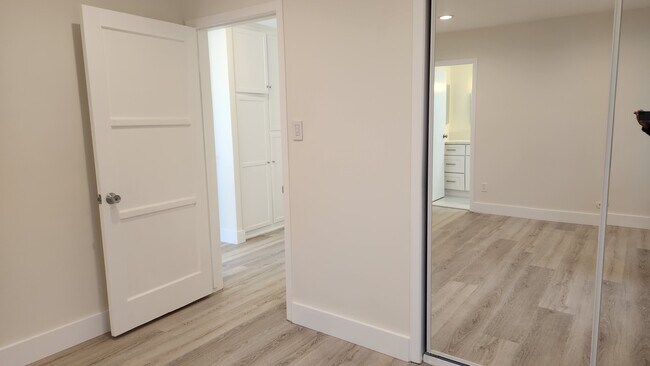 Building Photo - 18009 Bullock St