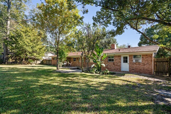 Building Photo - 9214 Bronco Dr