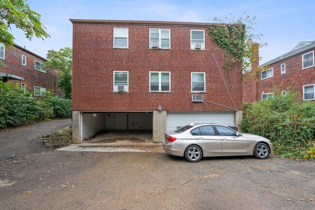 Building Photo - 632 Maple Dr