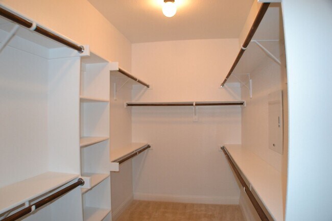 Building Photo - 6 Bed 4 Bath House for Lease - Plano - GOOD LOCATION!