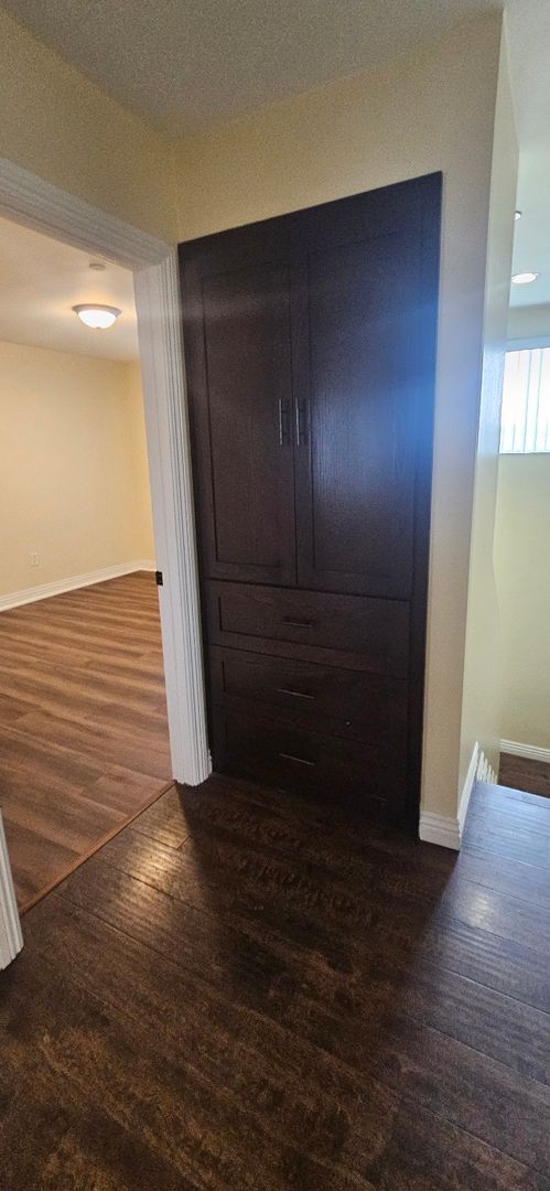 Building Photo - 75(611)