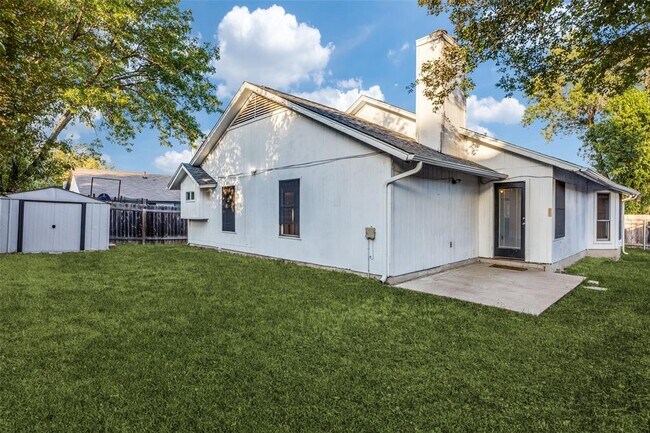 Building Photo - 12314 Thompkins Dr